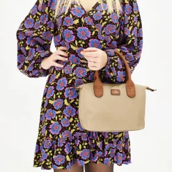 Handtassen^Charm London Buckingham handtas S zand