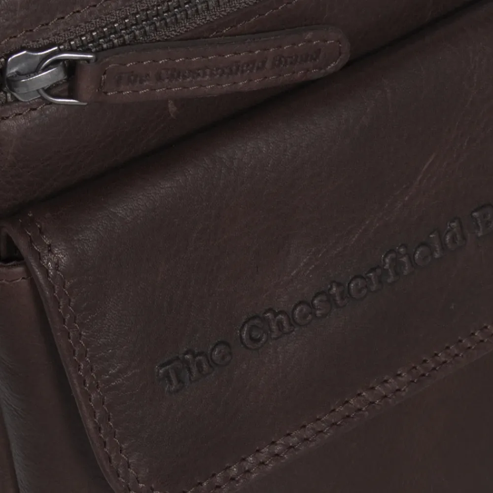 Schoudertassen^Chesterfield Lou schoudertas donkerbruin
