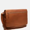 Schoudertassen^Chesterfield Toledo schoudertas A4 cognac