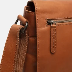 Schoudertassen^Chesterfield Toledo schoudertas A4 cognac
