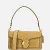 Schoudertassen^Coach Tabby schoudertas 26' suede sand (goud)