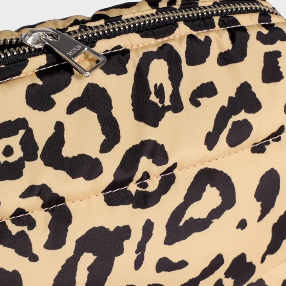 Toilettassen^Wouf puffy toilettas Agathe Panter